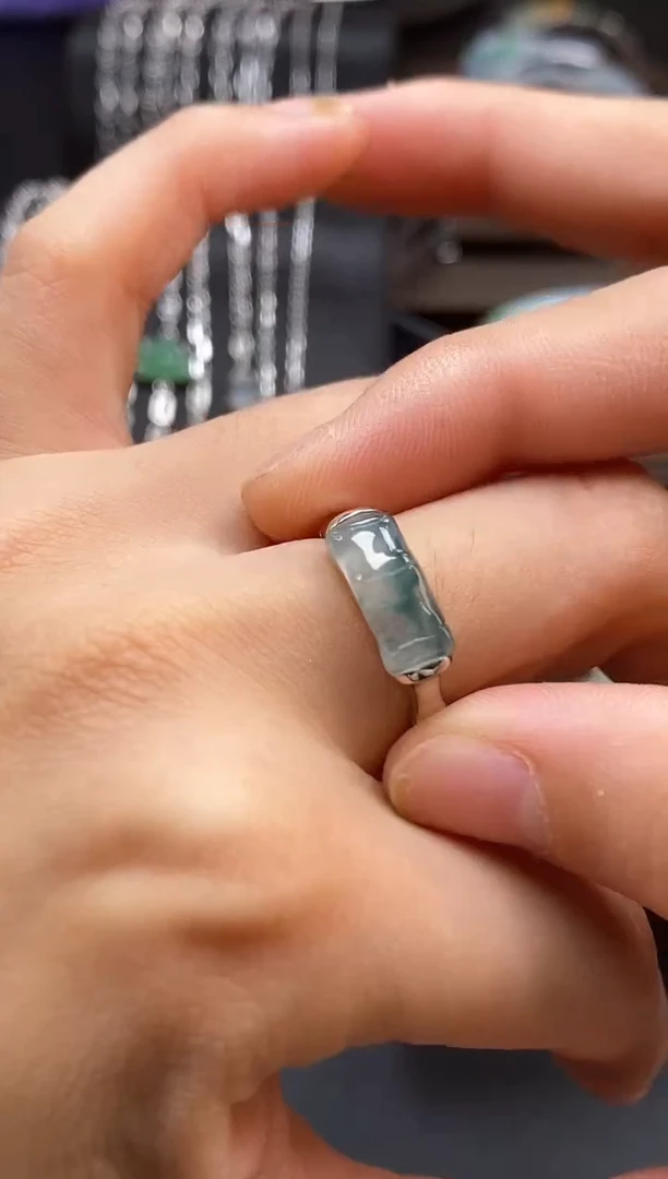 颈饰银S925镶嵌翡翠净货16737