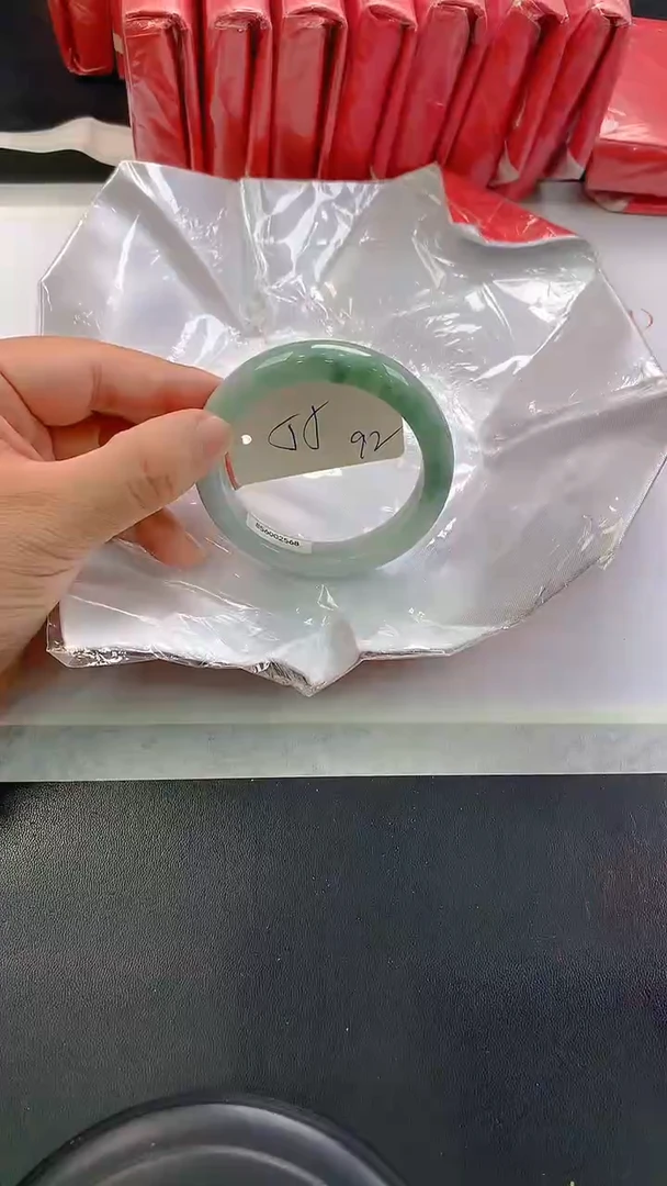 未镶嵌手镯翡翠92