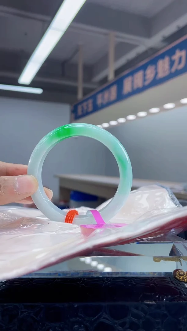 未镶嵌手镯翡翠手镯5