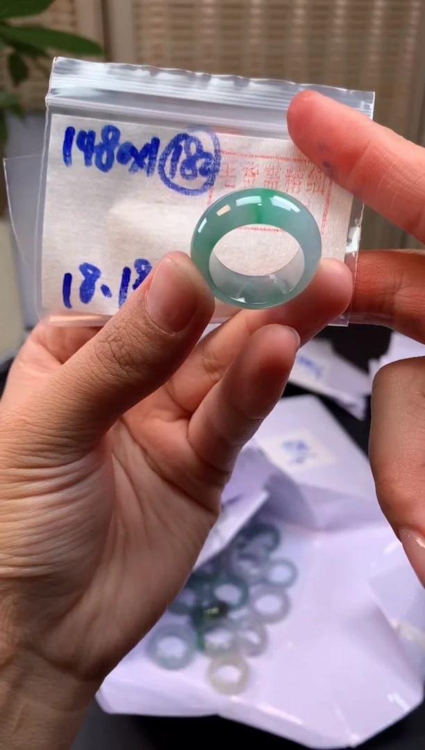 【闪购商品】定制翡翠未镶嵌戒圈#1480元-毛货需精细抛光