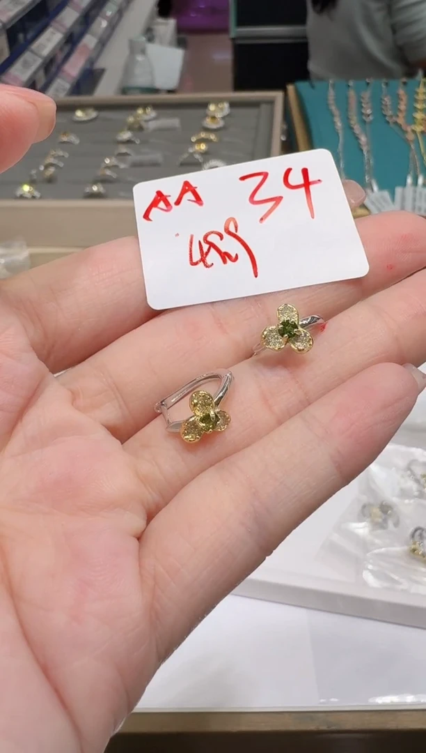 【闪购商品】透辉石耳饰银S925镶嵌多样性发一AA34