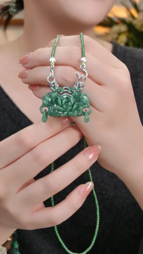 颈饰未镶嵌翡翠国风