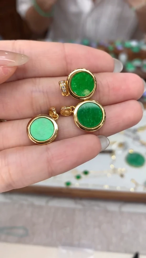 翡翠未镶嵌吊坠(不含链)圆牌 多样性发货1件