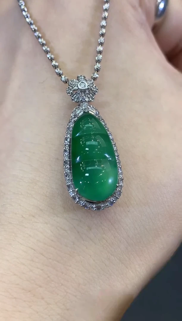 吊坠(不含链)18K金镶嵌翡翠B169