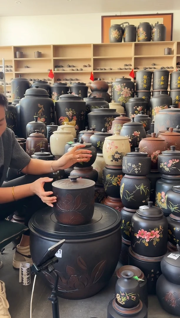 罐瑕疵茶叶罐  小五饼荷花 620
