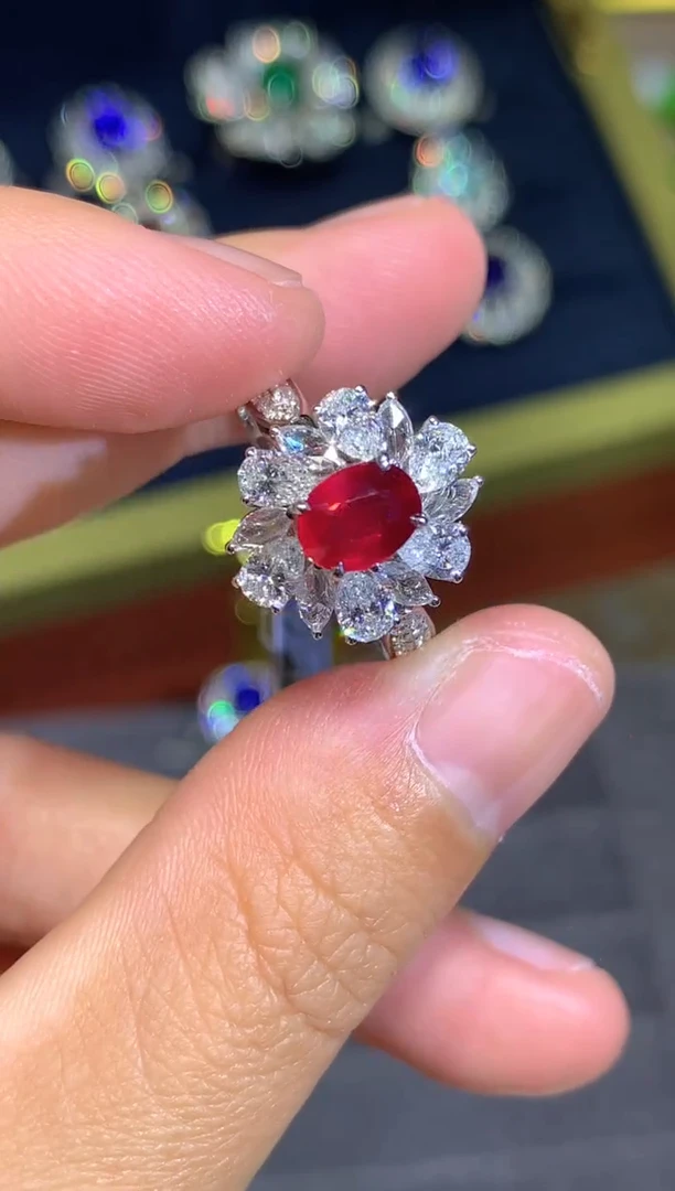 18K金镶嵌戒指红宝石1.03ct