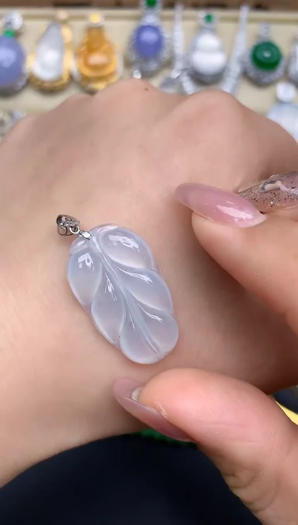 颈饰18K金镶嵌翡翠16-中国好珍宝