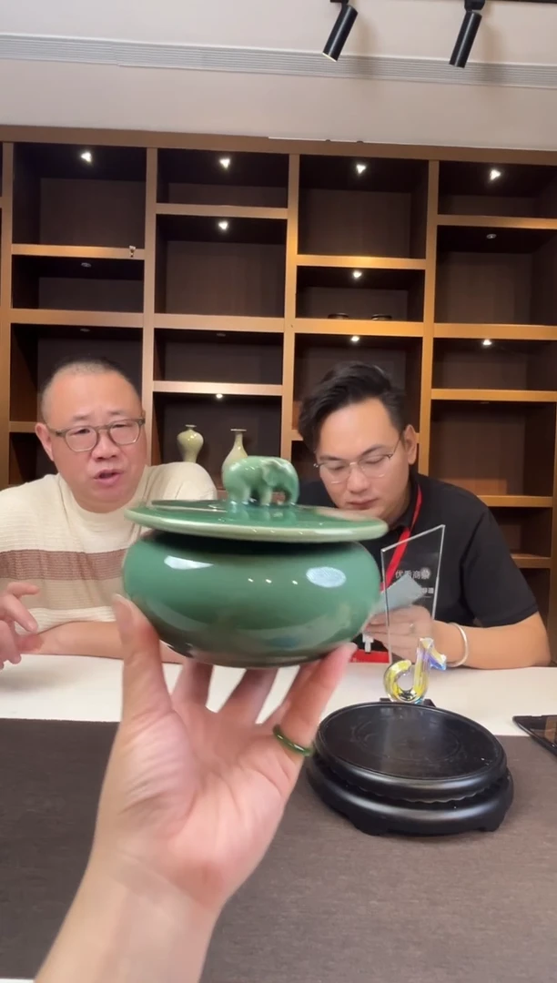 摆件瓷博会-龙泉青瓷189
