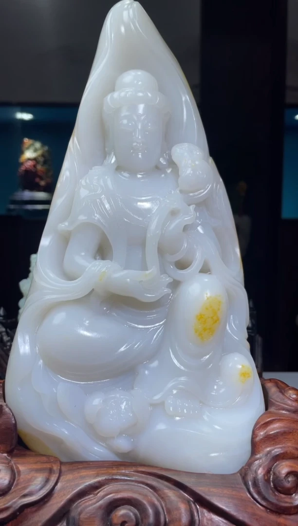 未镶嵌和田玉摆件鉴***玉和田玉