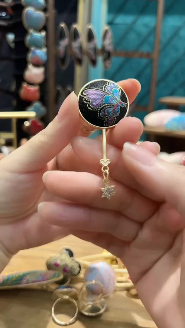 【闪购商品】【孤品2.18】黑色彩蝶圆胸针孤品BB