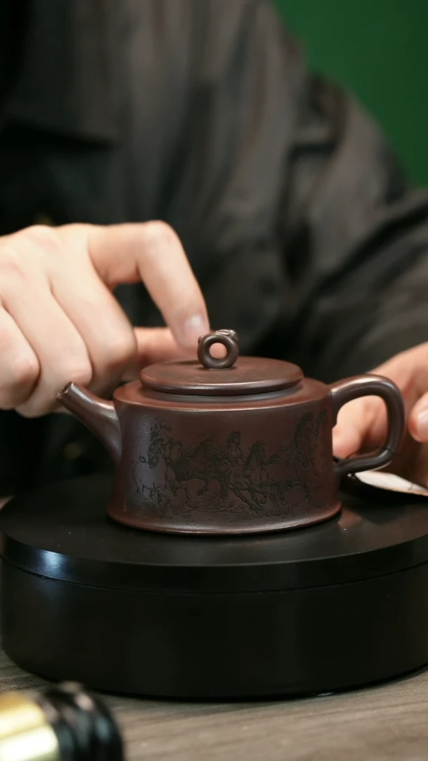 茶壶紫砂M**KH2474王芳刻绘马到成功