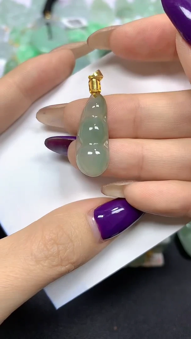 颈饰未镶嵌翡翠