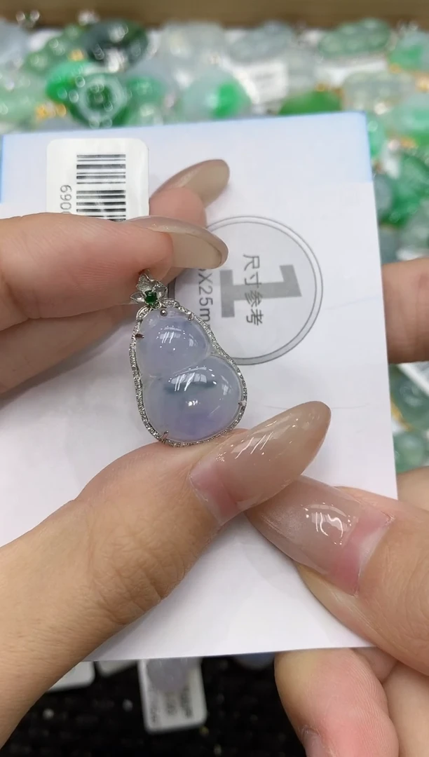 颈饰18K金镶嵌翡翠111111111111