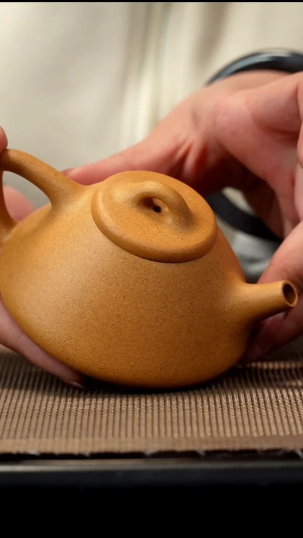 紫砂茶盏黄金段子冶140CC微瑕