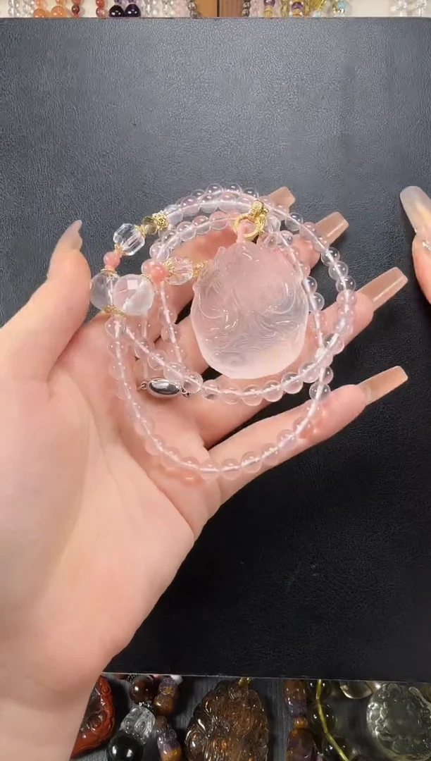 未镶嵌颈饰水晶粉幻化