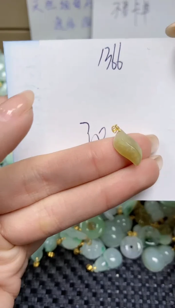 【闪购商品】翡翠颈饰18K金镶嵌天然缅甸A货翡翠