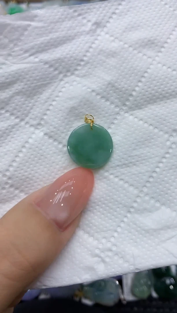 颈饰18K金镶嵌翡翠111111111111