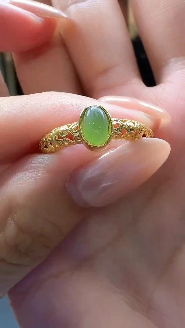 吊坠(不含链)足金镶嵌和田玉（碧玉）和田玉碧玉蛋面戒指