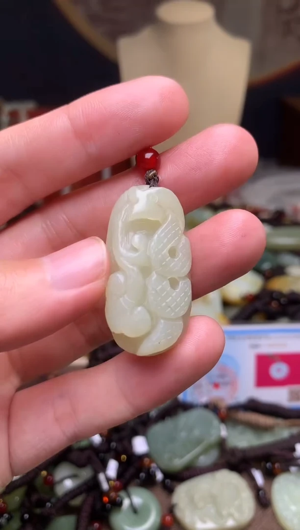 颈饰未镶嵌和田玉新疆料青海料清水和田玉吊坠