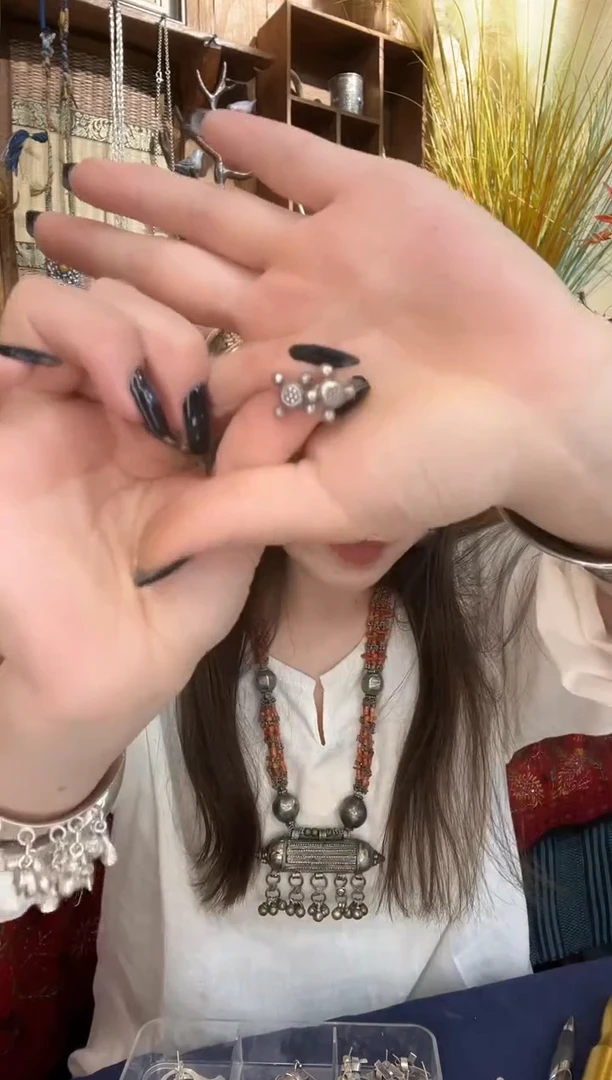 无925银火**爱耳饰