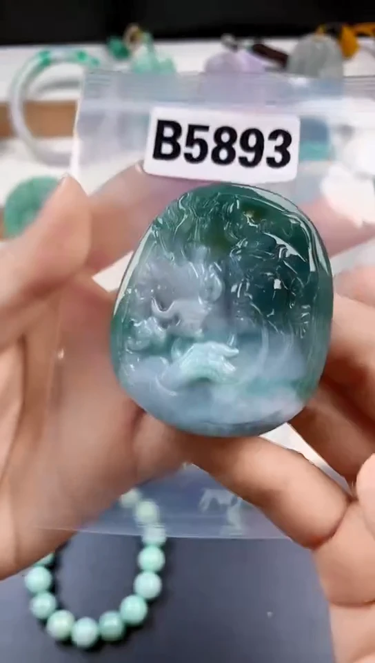 颈饰未镶嵌翡翠天然翡翠吊坠挂件