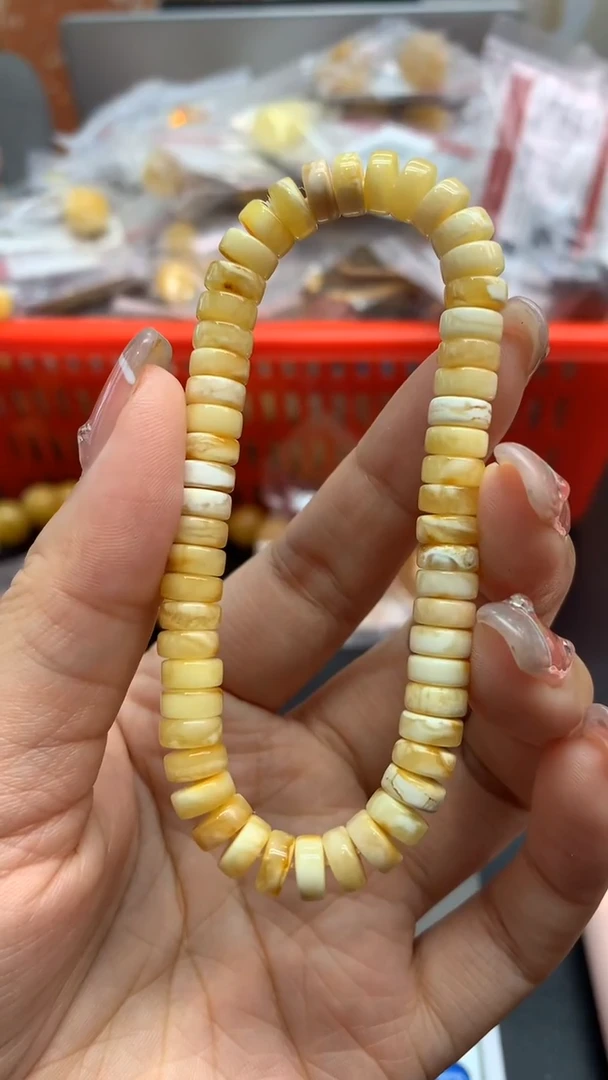未镶嵌琥珀珠宝奇石756