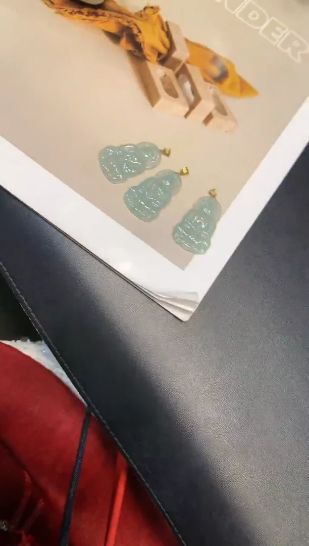 颈饰18K金镶嵌翡翠观音 多样性发一件