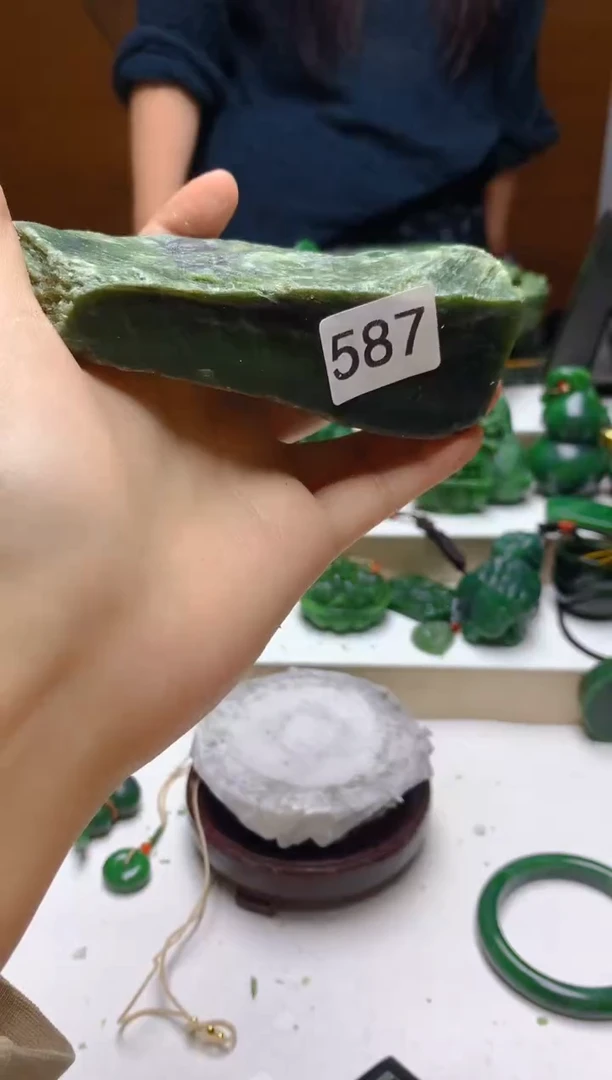 未镶嵌和田玉（碧玉）珠宝半成品0