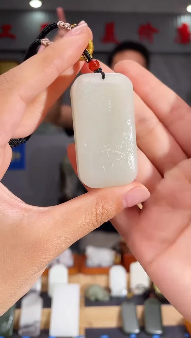 和田玉未镶嵌颈饰1