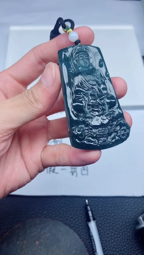 翡翠未镶嵌颈饰