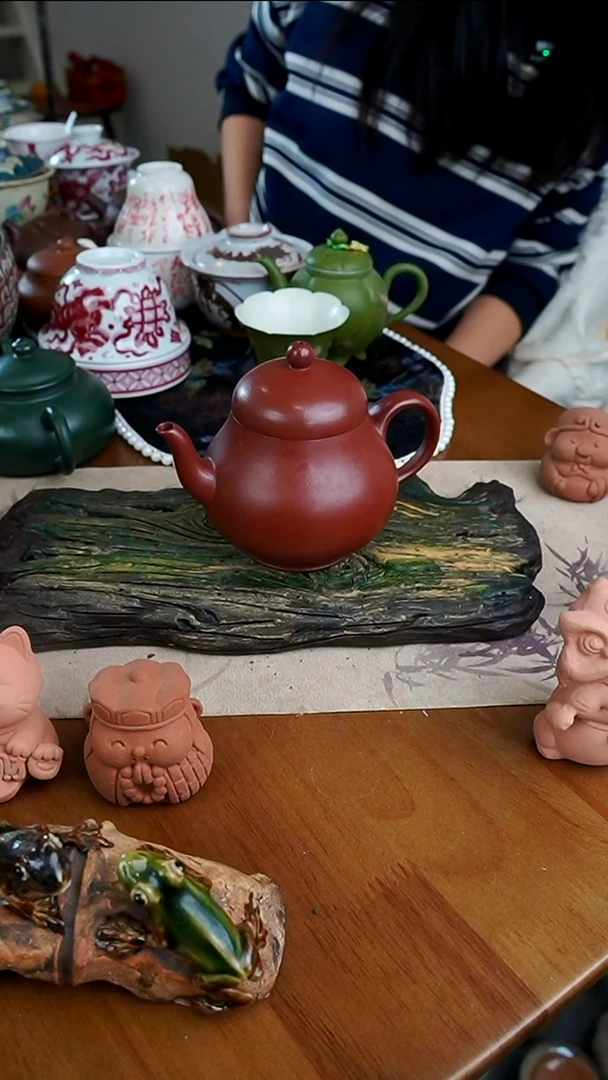 【茶瓷物语】梨形紫砂茶壶