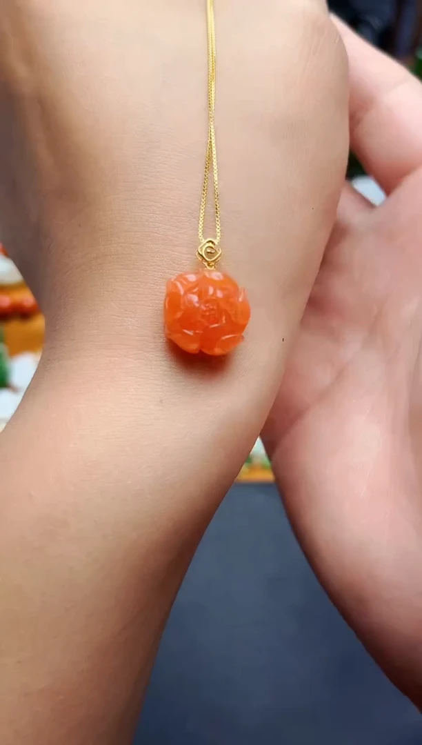 南红玛瑙颈饰18K金镶嵌吊坠01