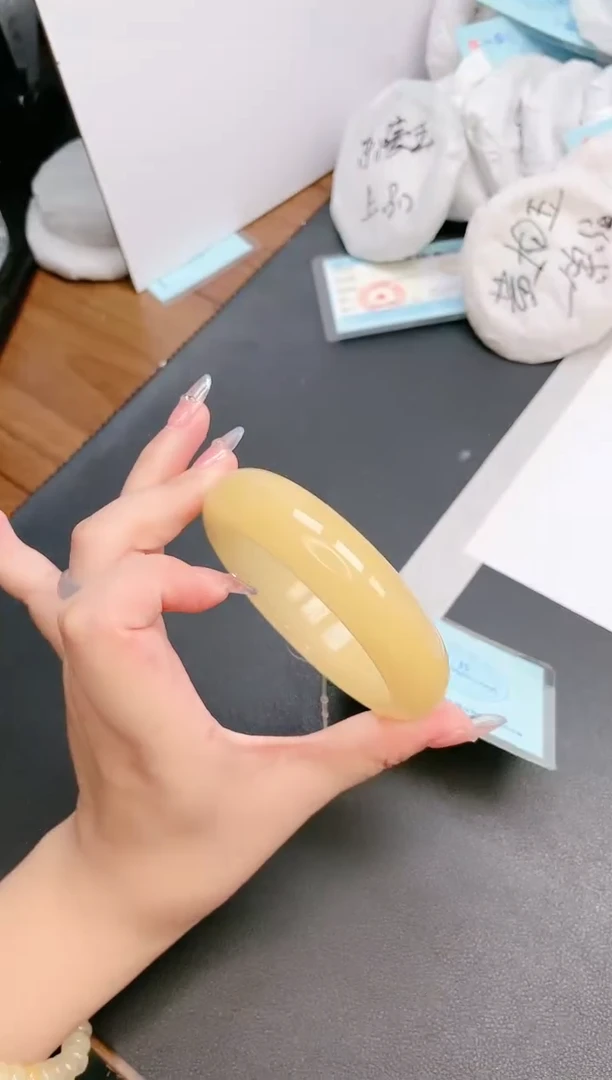 石英质玉手镯未镶嵌03T37-60