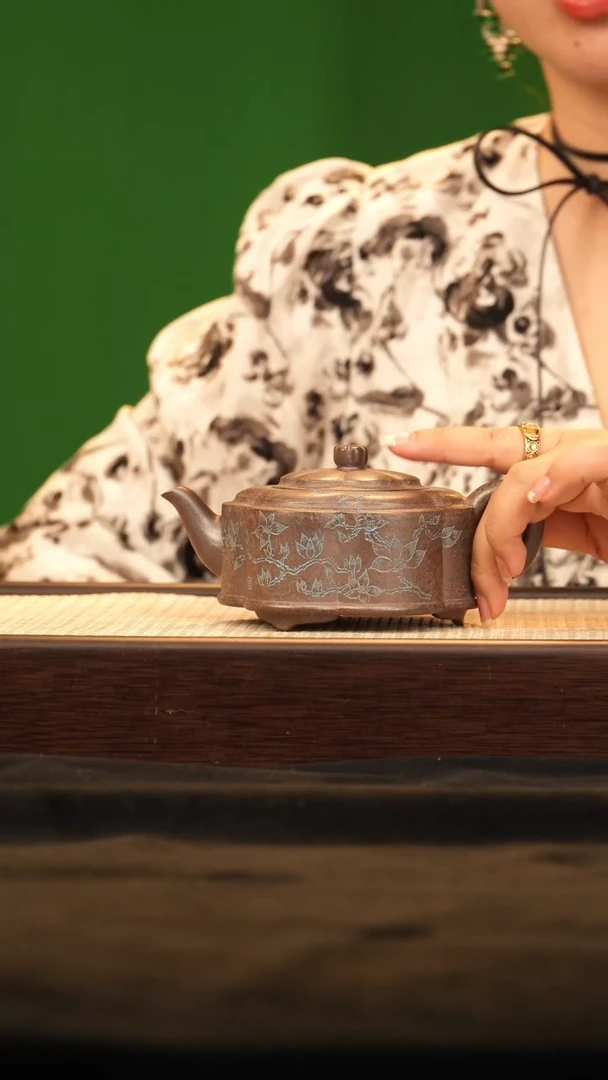 茶壶紫砂XZ三足梅花周盘 胭脂红泥220cc