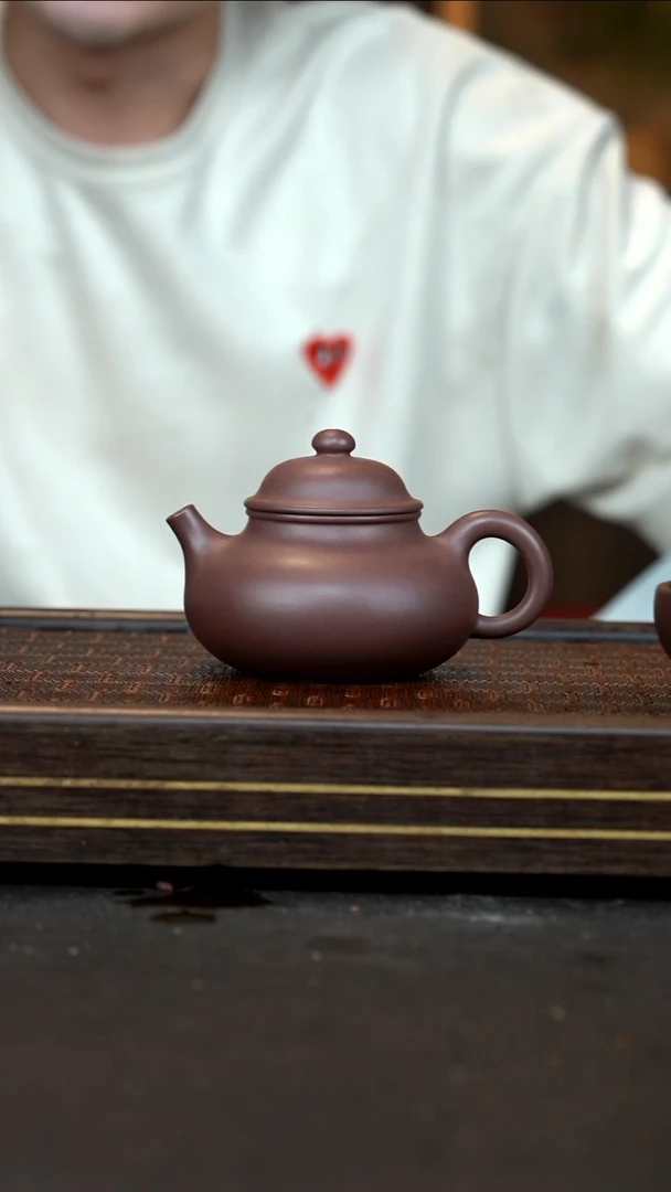 茶壶紫砂    MXW       紫茄泥      容天      230cc