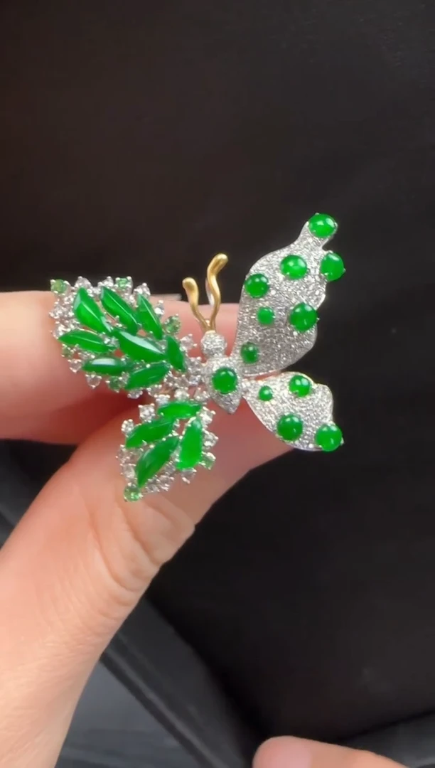 颈饰18K金镶嵌翡翠623蝴蝶一个