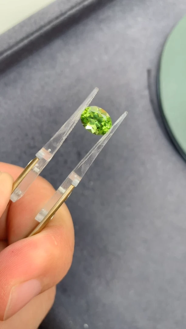 裸石未镶嵌橄榄石2.2ct橄榄石