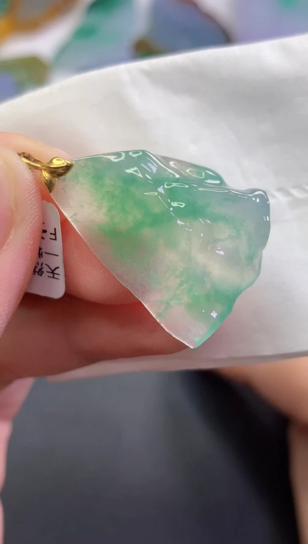 翡翠未镶嵌吊坠(不含链)885