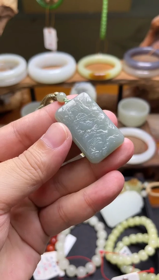 和田玉未镶嵌吊坠(不含链)吐拉牧场 花开富贵