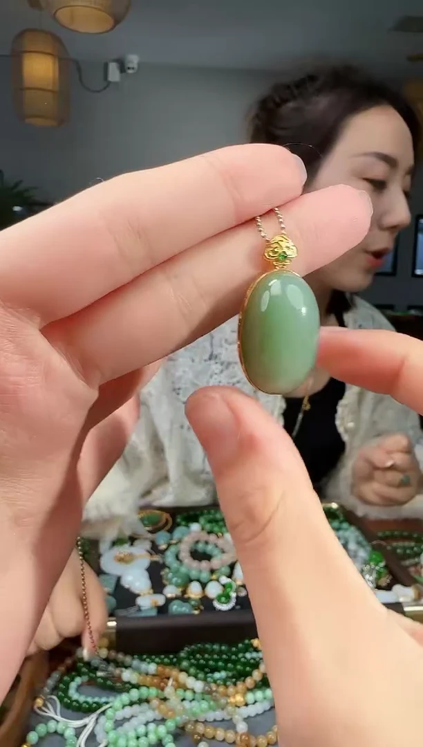 吊坠(不含链)18K金镶嵌和田玉1