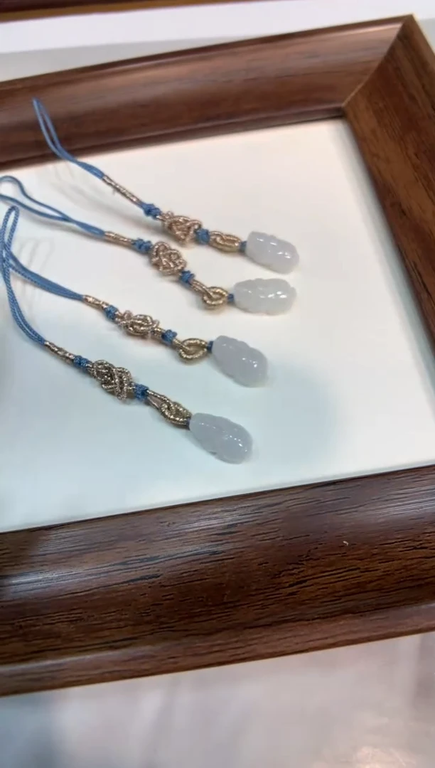 翡翠挂件未镶嵌貔貅 多样性发一件