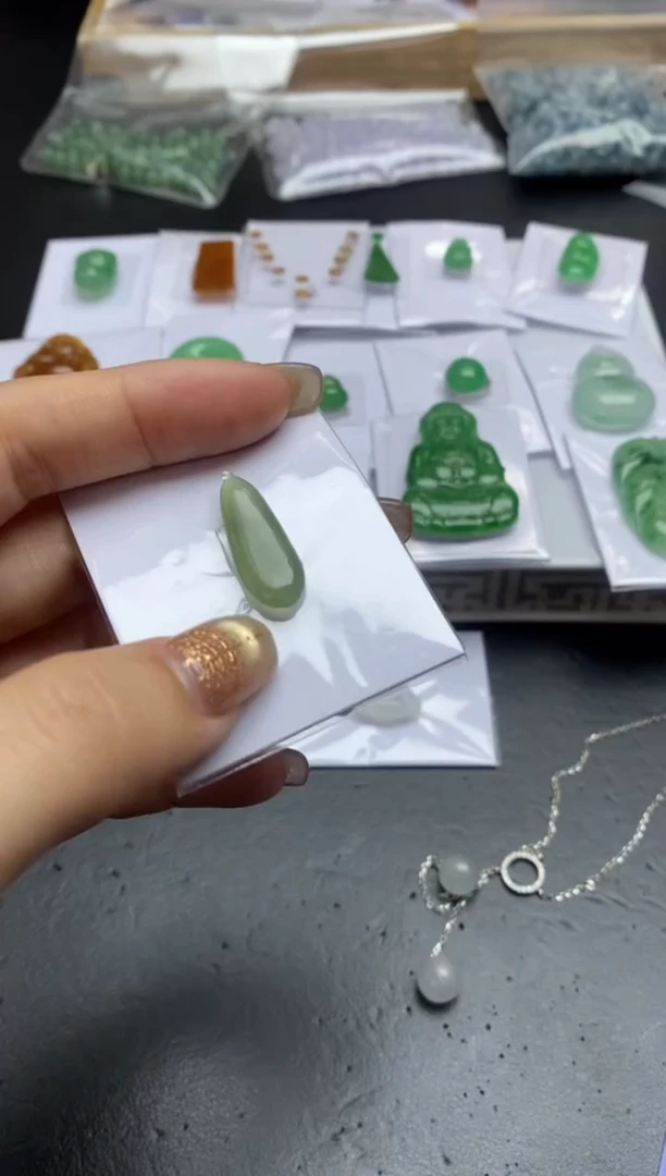 【闪购商品】定制翡翠未镶嵌翡翠毛货~