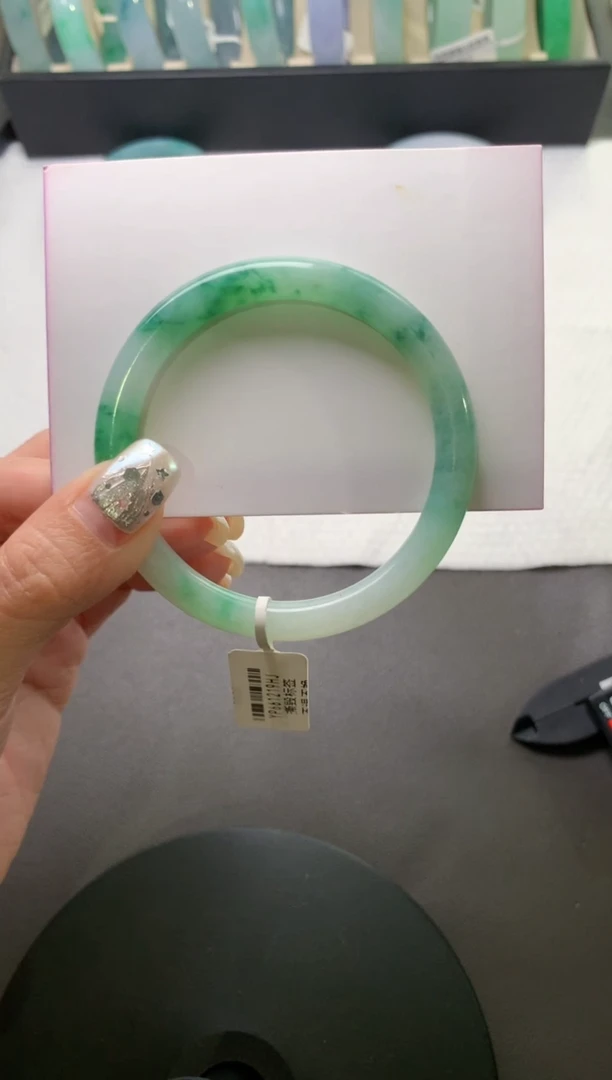 未镶嵌手镯（圆镯）翡翠53.2*7.1*6.9