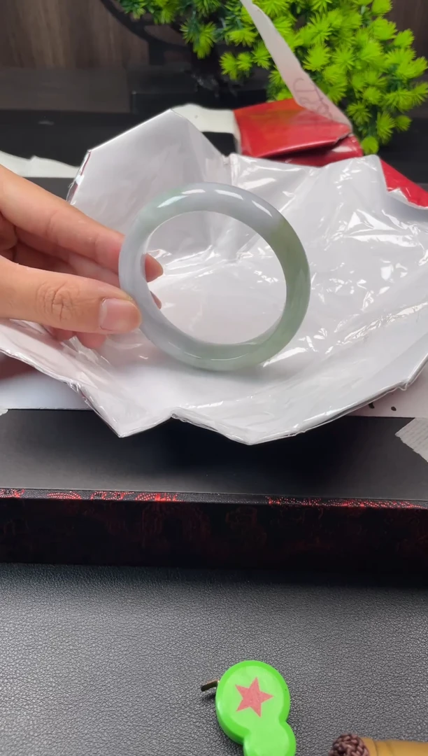 未镶嵌手镯翡翠1986