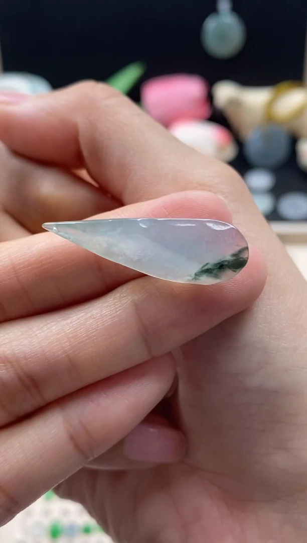 【闪购商品】翡翠颈饰未镶嵌翡翠飘花随型