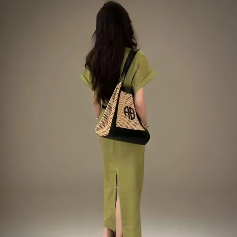 2025夏季新款时尚显瘦气质女士超火洋气连衣裙百搭设计感减龄裙子