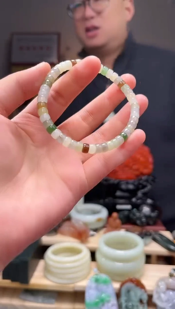 颈饰未镶嵌和田玉手串