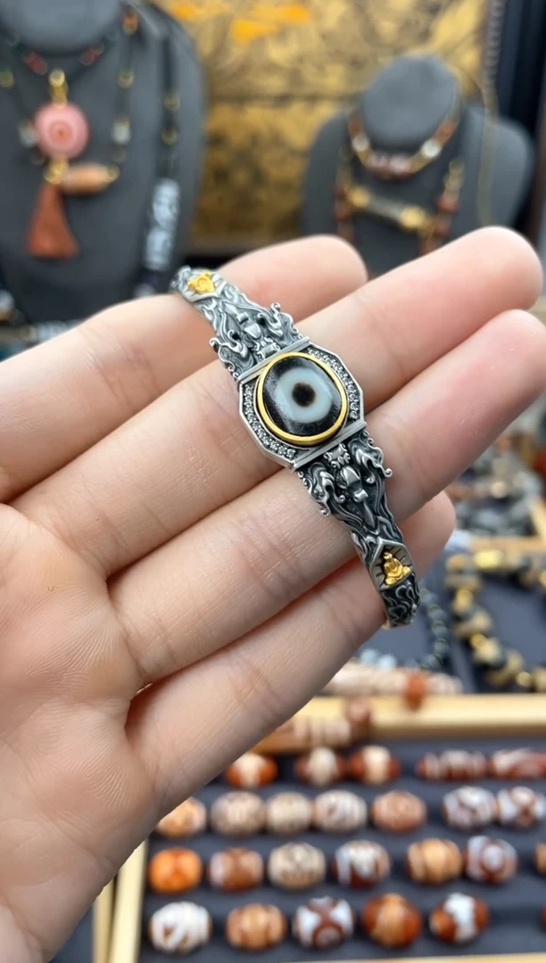 【闪购商品】玛瑙/玉髓颈饰银S925镶嵌聚源高品一眼手镯