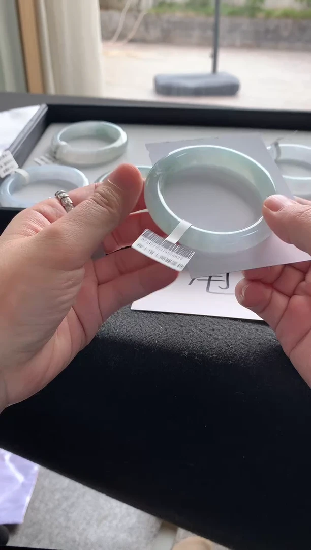 未镶嵌手镯翡翠52圆条Y4829买断