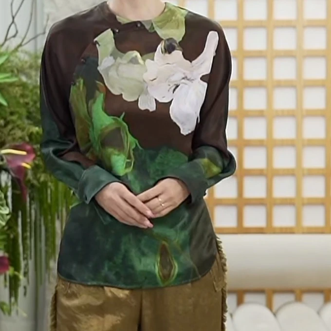 【釉冬翠影】 ZHUCHONGYUN2025冬新款花稿宽袖上衣C1FZ41741